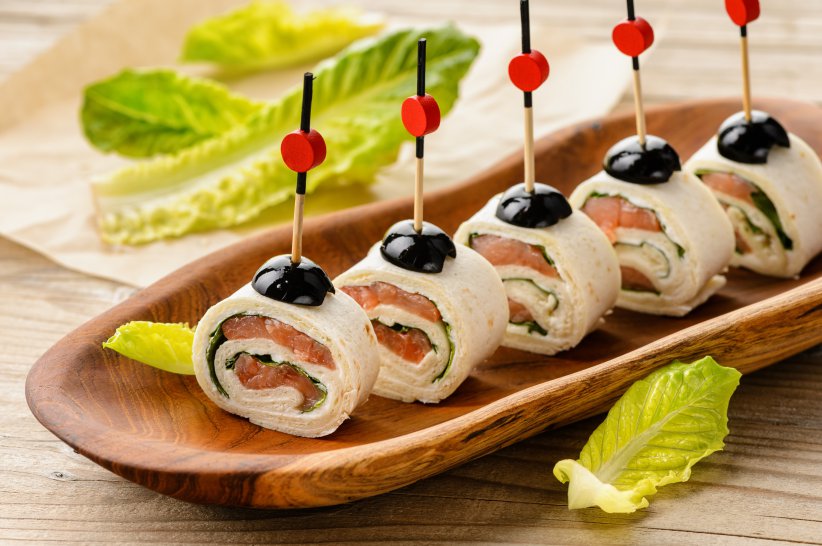 Рулетики с красной рыбой